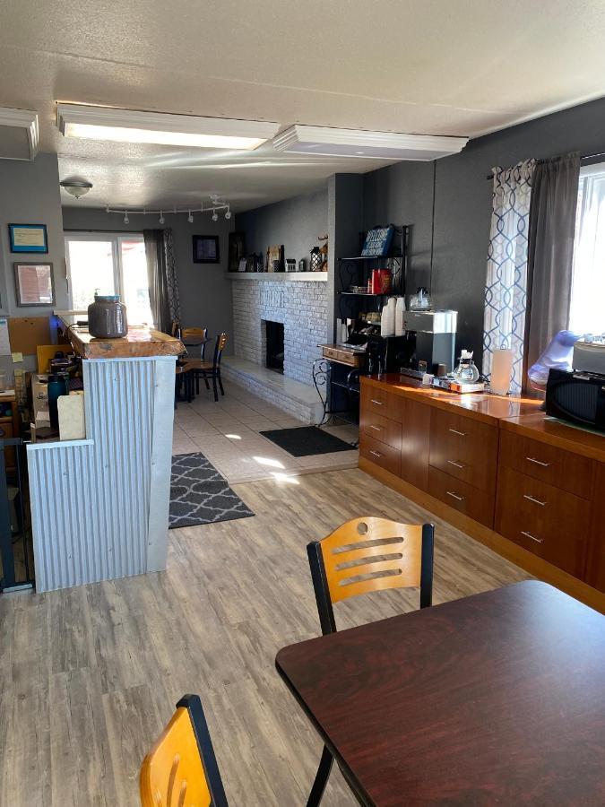 Deer Lodge Motel Sundance Εξωτερικό φωτογραφία