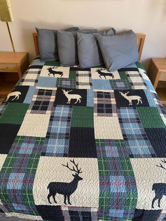 Deer Lodge Motel Sundance Εξωτερικό φωτογραφία