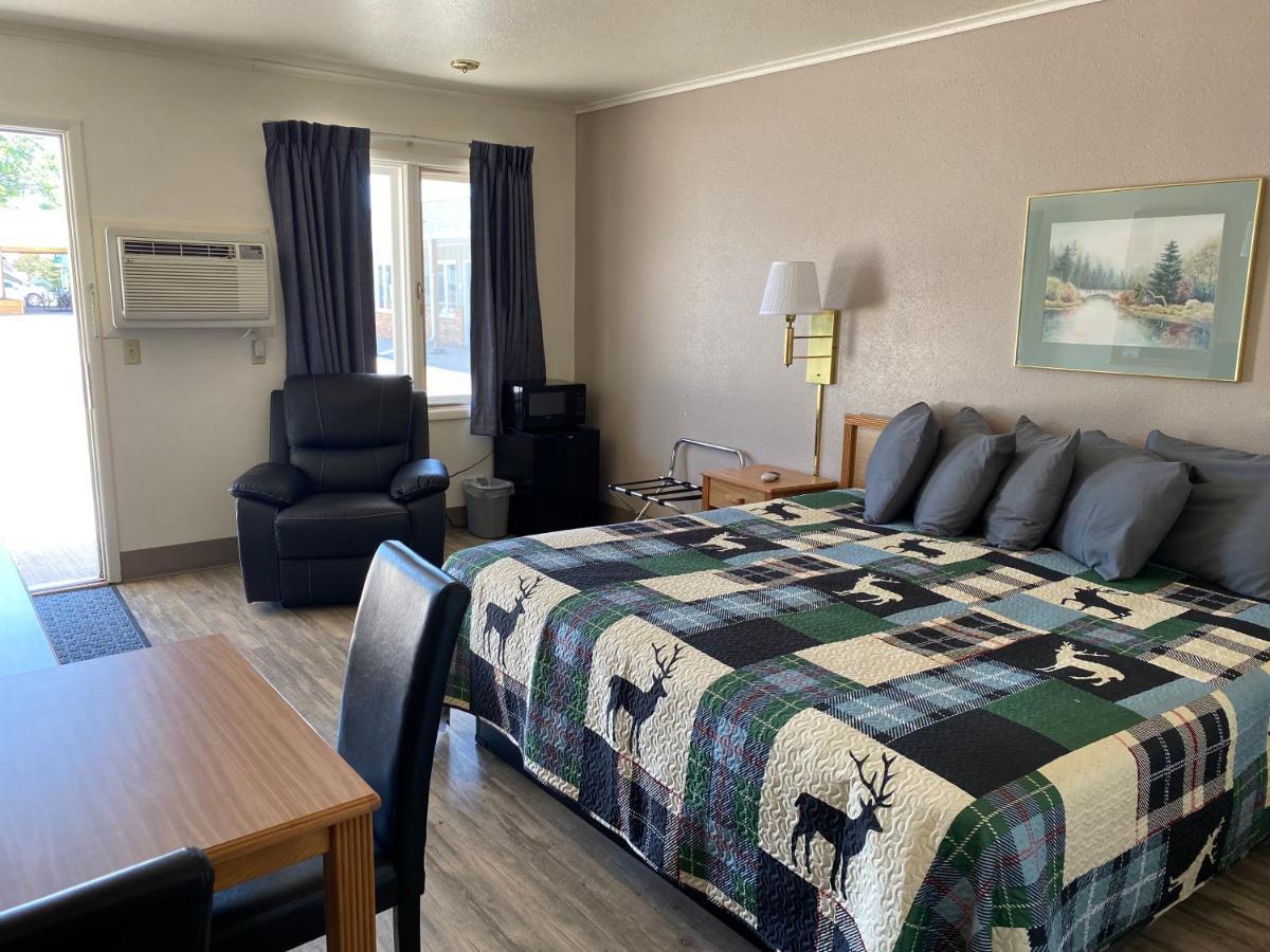 Deer Lodge Motel Sundance Εξωτερικό φωτογραφία
