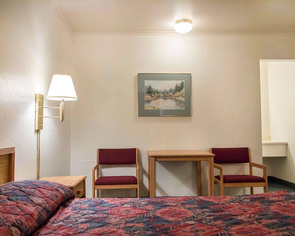 Deer Lodge Motel Sundance Δωμάτιο φωτογραφία